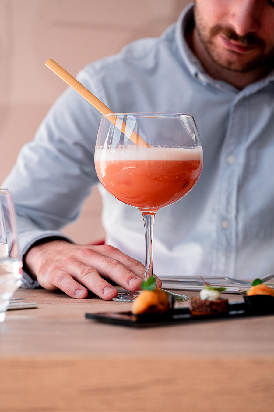 verre cocktail avec amuses bouches
