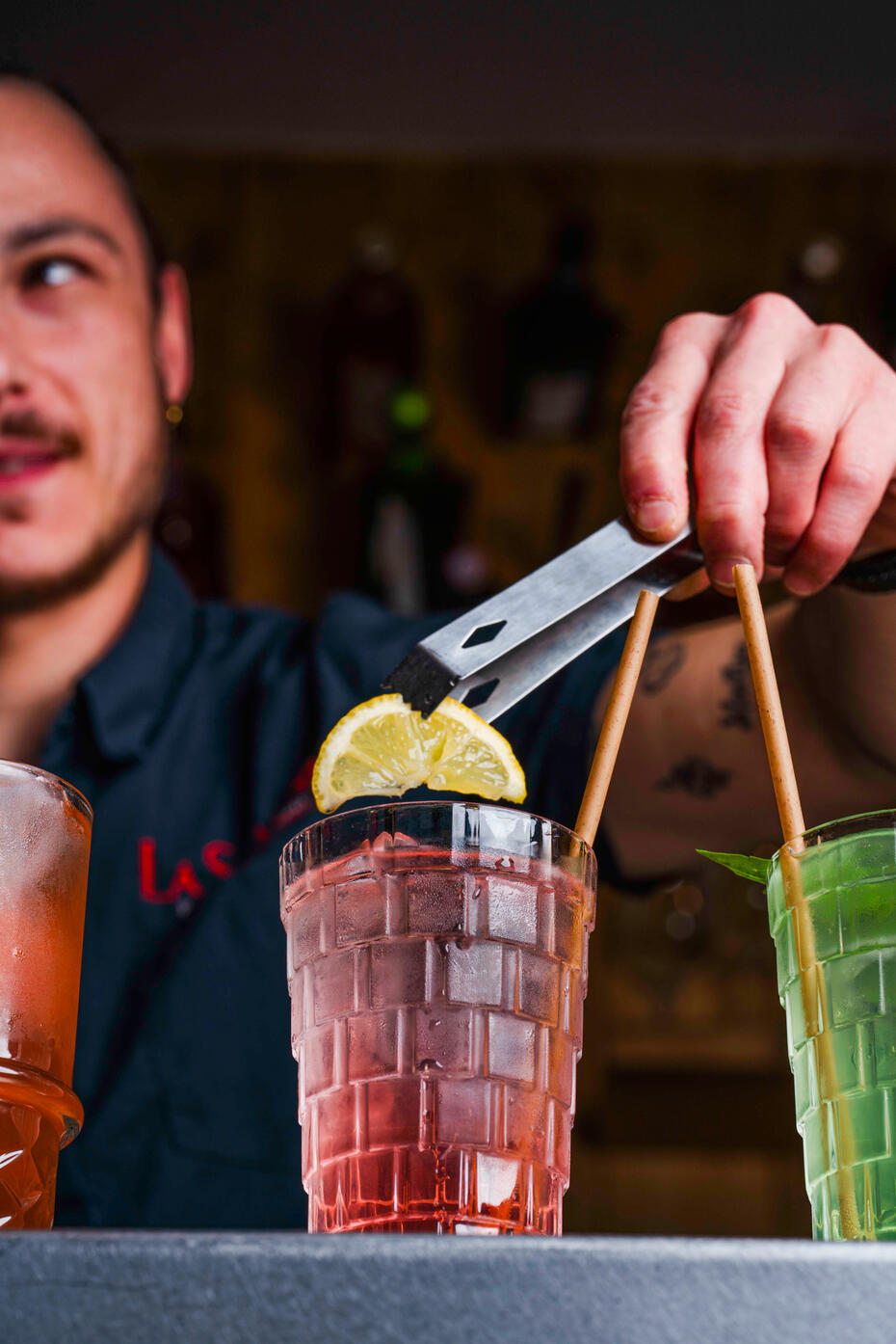 reportage photos culinaires restaurant asiatique parisien barman cocktail