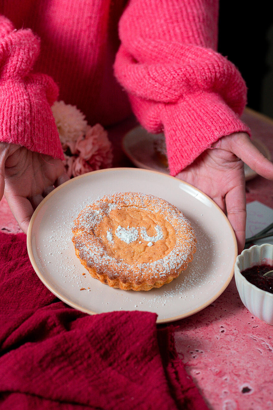 création de recette photographe et vidéaste culinaire gateau avec écrit i love you en sucre pour la saint valentin